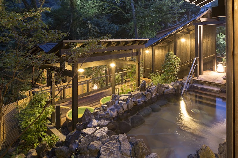 Evening Soak at Hakone Yuryo