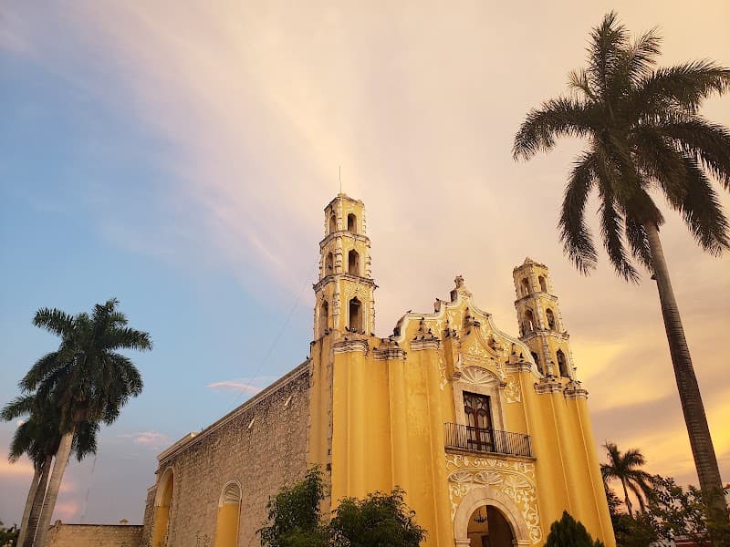 Evening Walk Around Parque de San Juan & Nearby Streets