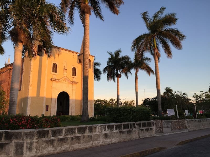 Evening Walk at Parque de Santa Ana
