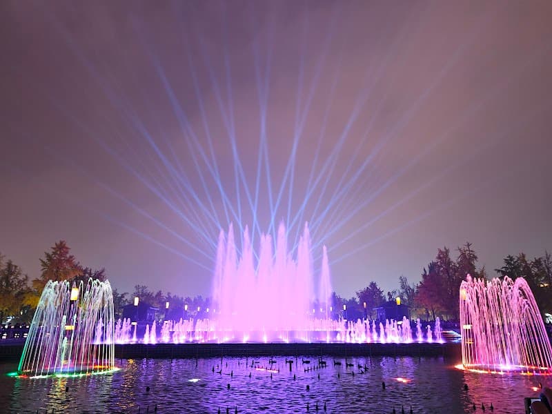 Evening West Lake Musical Fountain