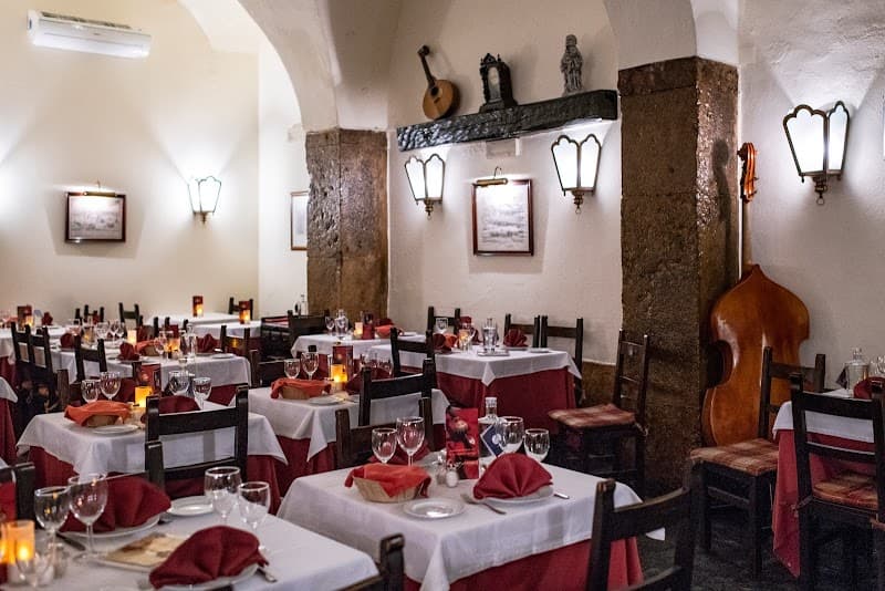 Fado Performance at Clube de Fado