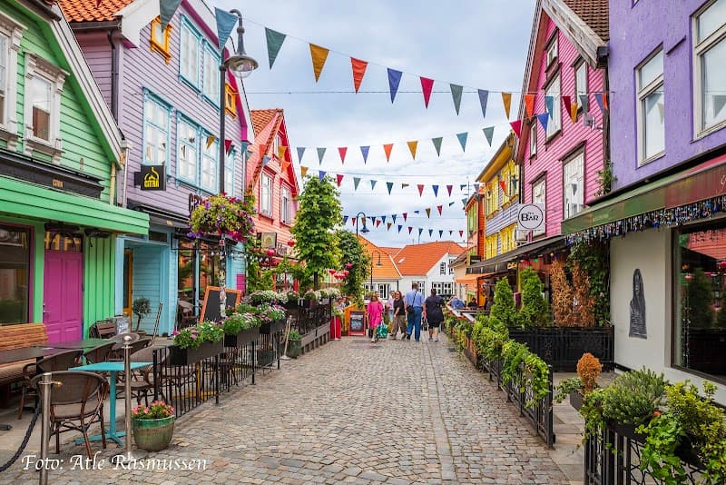 Fargegata (Øvre Holmegate) Color Street