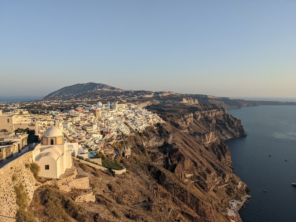 Fira Nightlife Bars