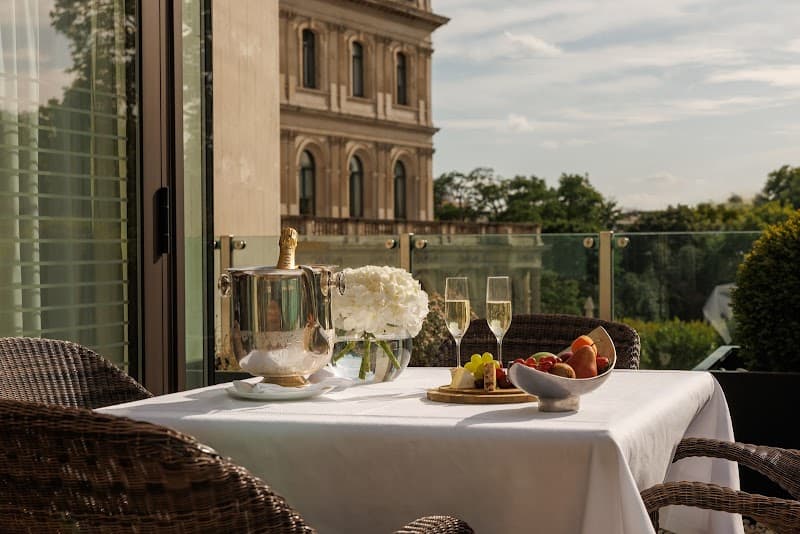 Four Seasons London at Park Lane