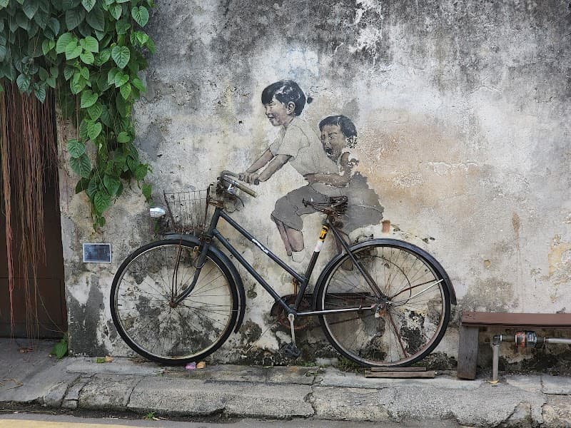 Free Explore: Armenian Street and Nearby Lanes