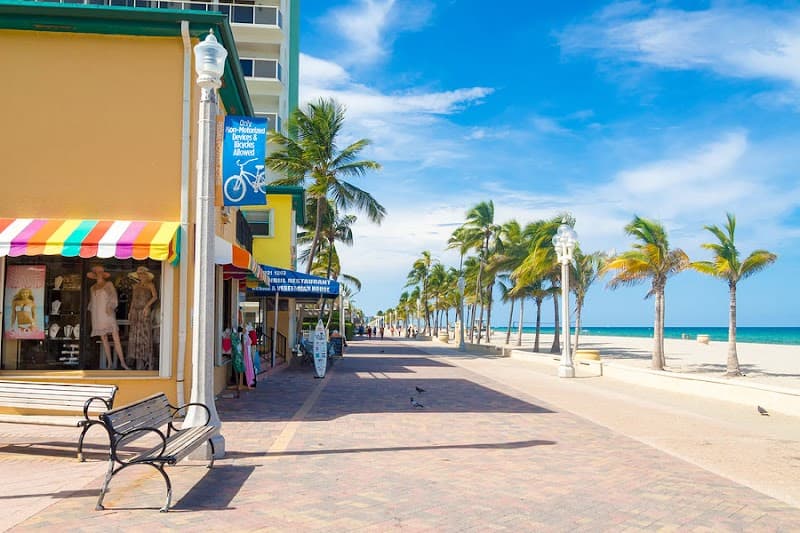 Free Explore: Hollywood Beach Broadwalk