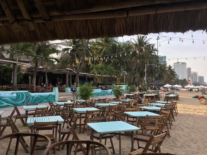 Free Explore: Tran Phu South & Sailing Club Area