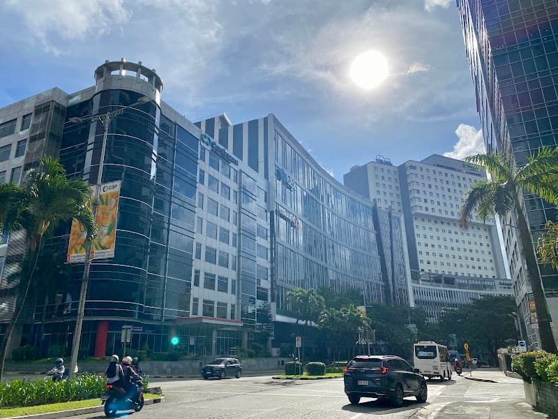 Free‑Explore Block: Cebu Business Park Greenbelts