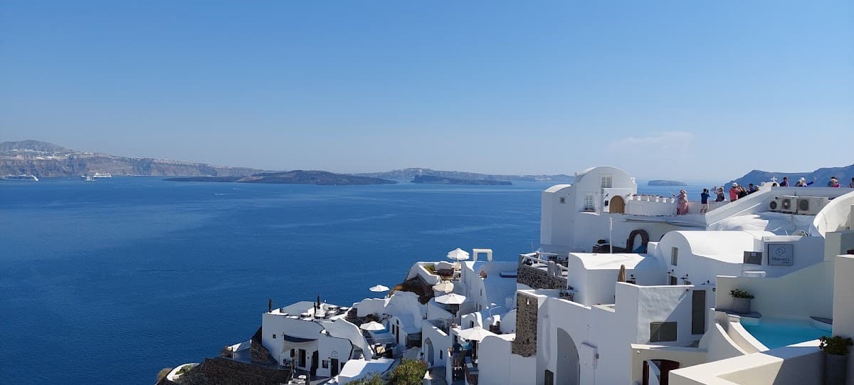 Free Explore Fira Streets