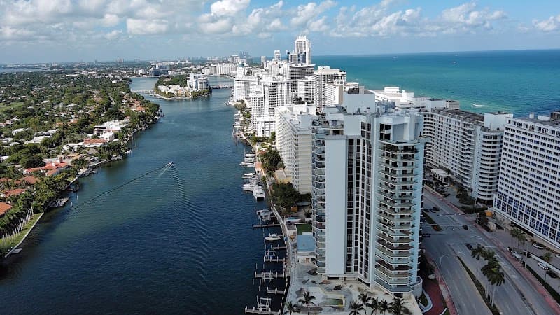 Free-Explore Mid-Beach Shoreline