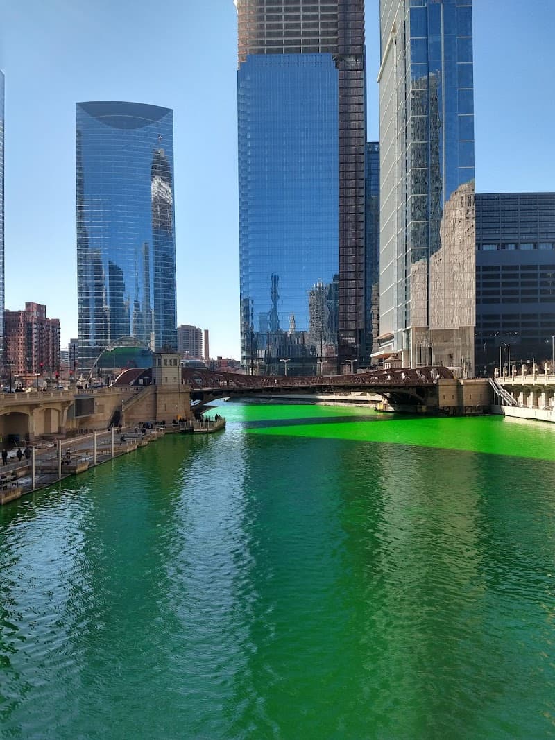 Free Explore River North Galleries