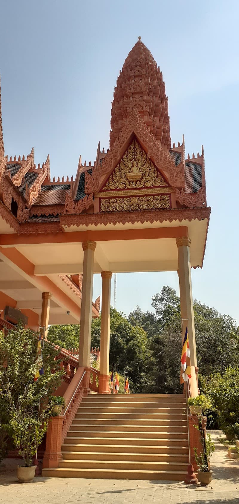 Free Explore Time around Wat Bo Neighborhood