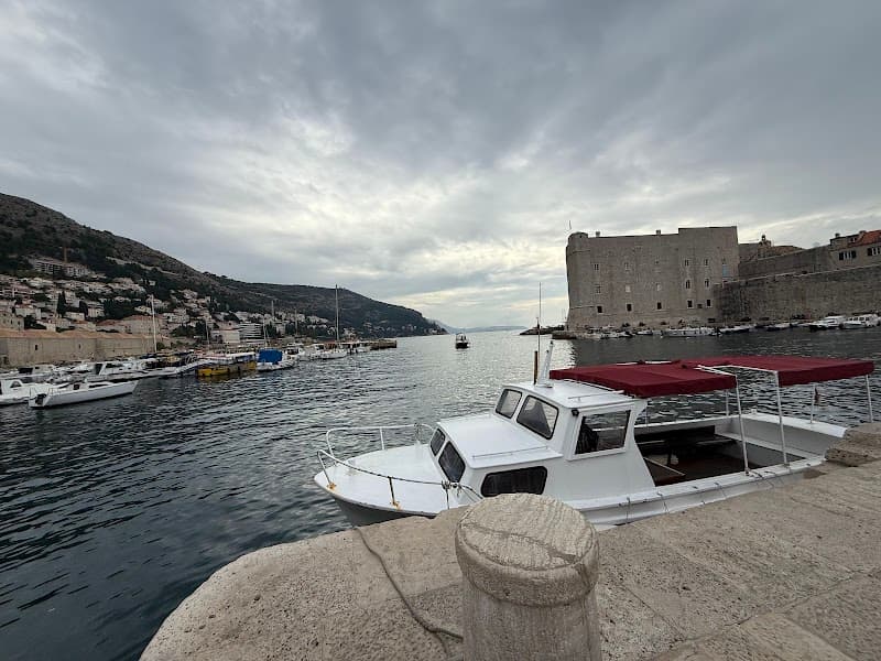 Free Time Old Town Port