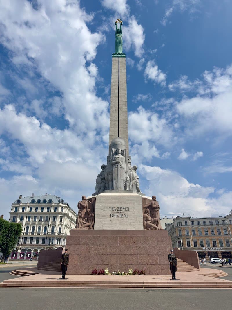 Freedom Monument & Surroundings