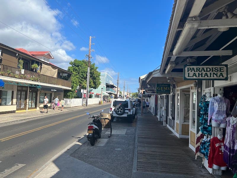 Front Street Shopping