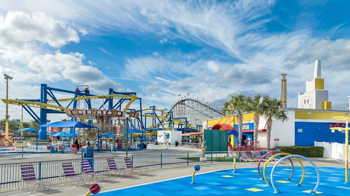 Fun Spot America (Parking Lot Views)