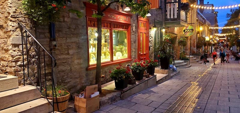 Funicular Ride & Quartier Petit Champlain