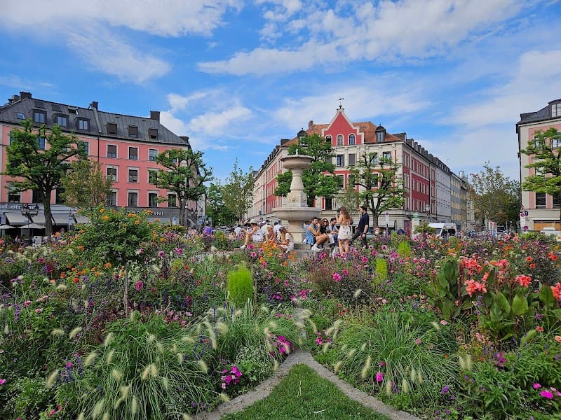 Gärtnerplatz and Glockenbachviertel Walk