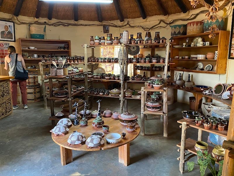 Gabane Pottery Village Stop
