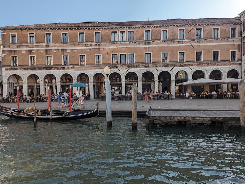 Gondola or Traghetto Ride around San Polo & Cannaregio