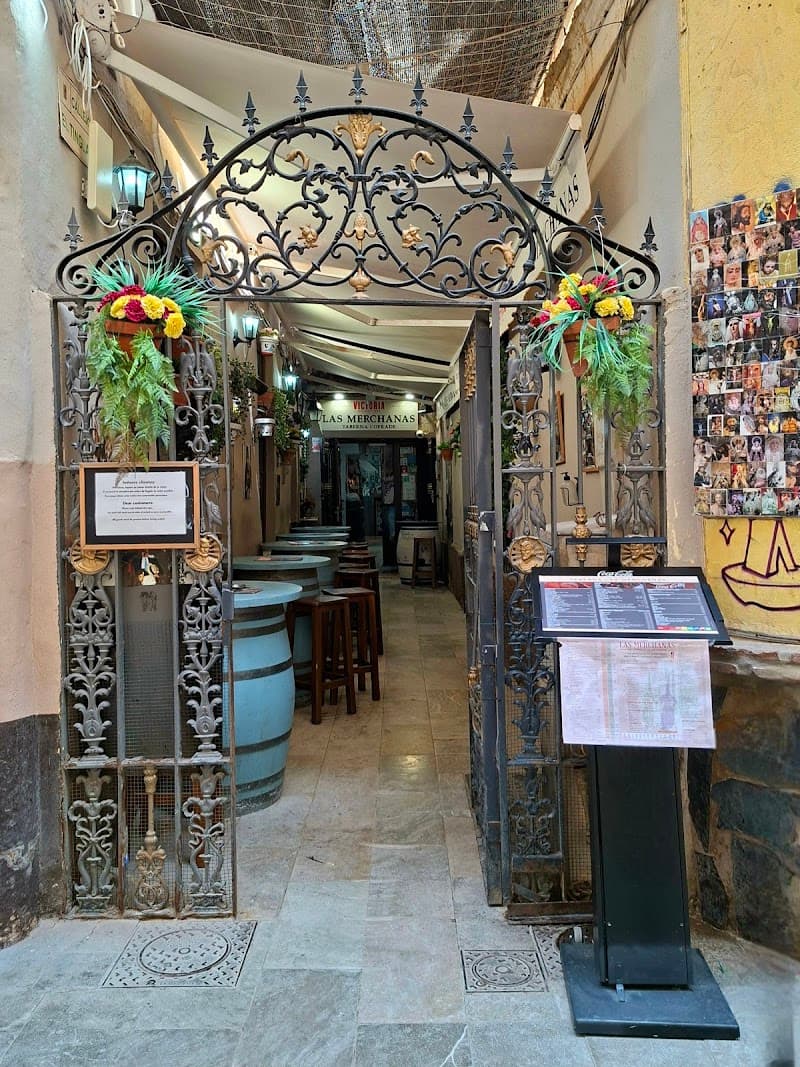Granada Street Tapas Bars (e.g., Las Merchanas)