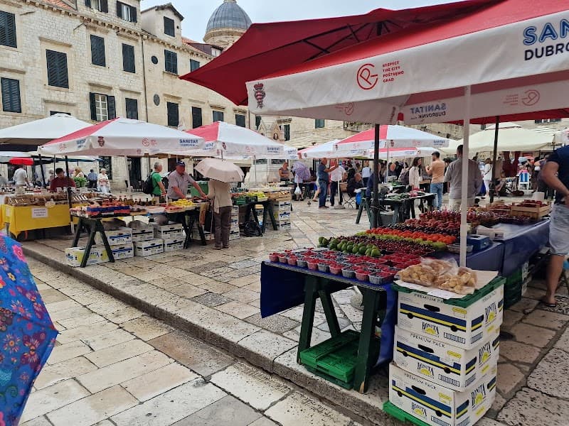 Gundulićeva Poljana Market
