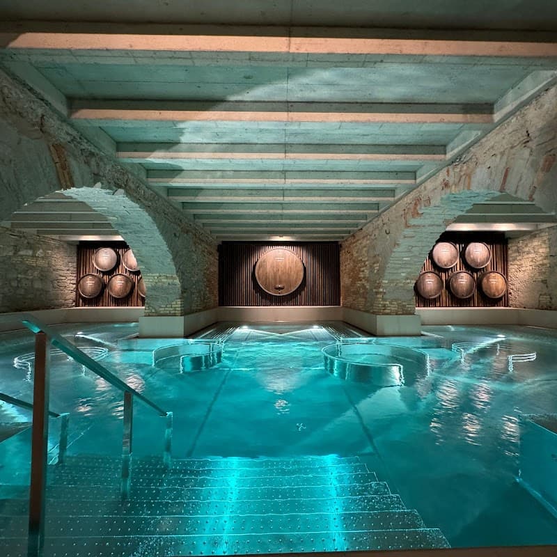 Hürlimannbad & Spa Zürich (Rooftop Thermal Baths)