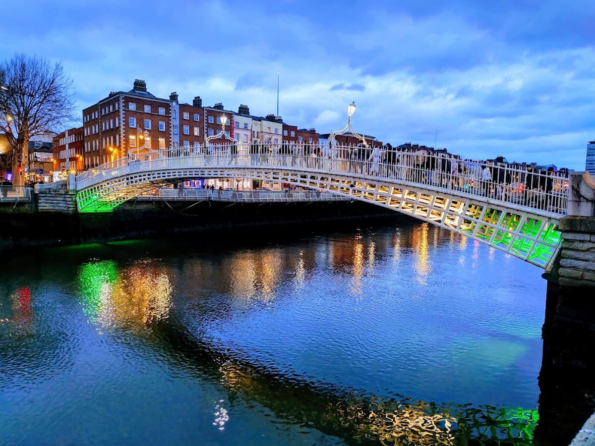 Ha'penny Bridge & River Liffey