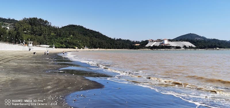 Hac Sa Beach Walk