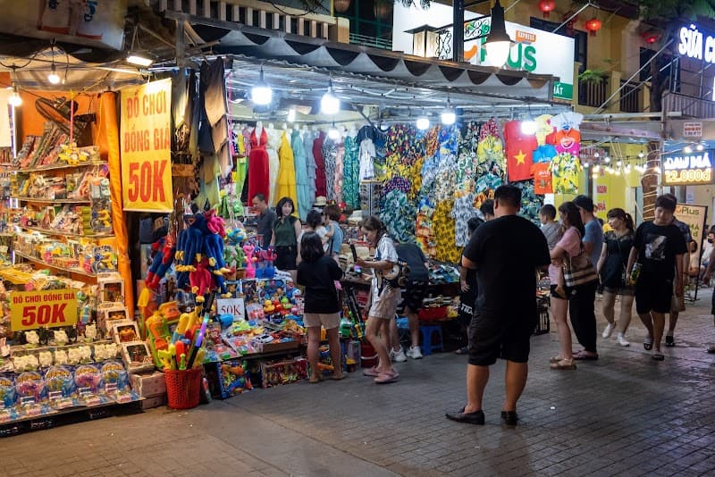 Halal Food Stall at Halong Night Market (Ask for No Pork/No Alcohol)