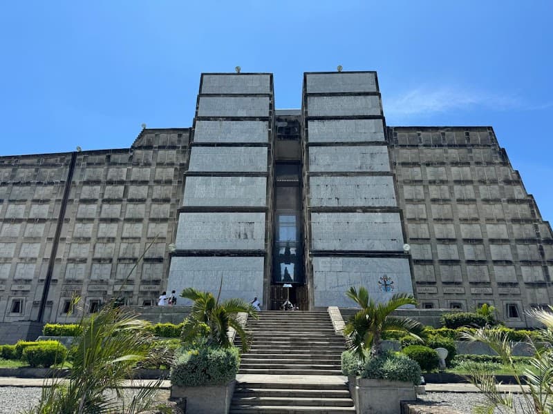 Half Day Excursion: Colonial Zone, Columbus Lighthouse & Tres Ojos