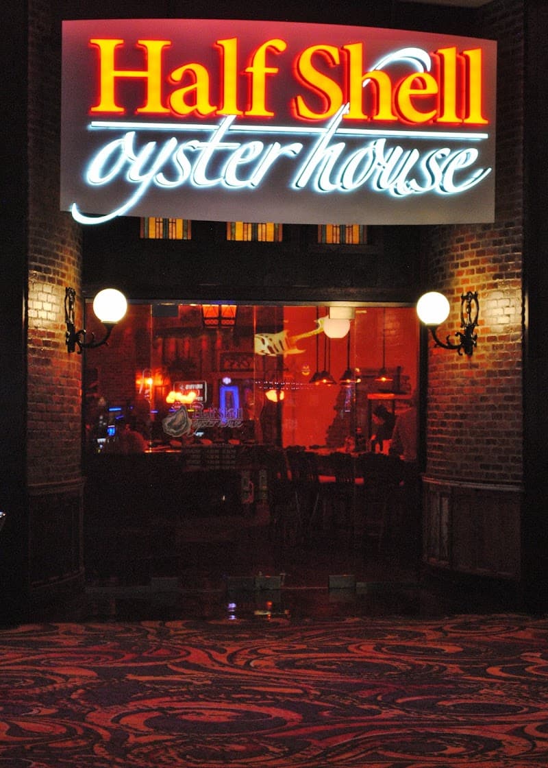 Half Shell Oyster House (Biloxi)