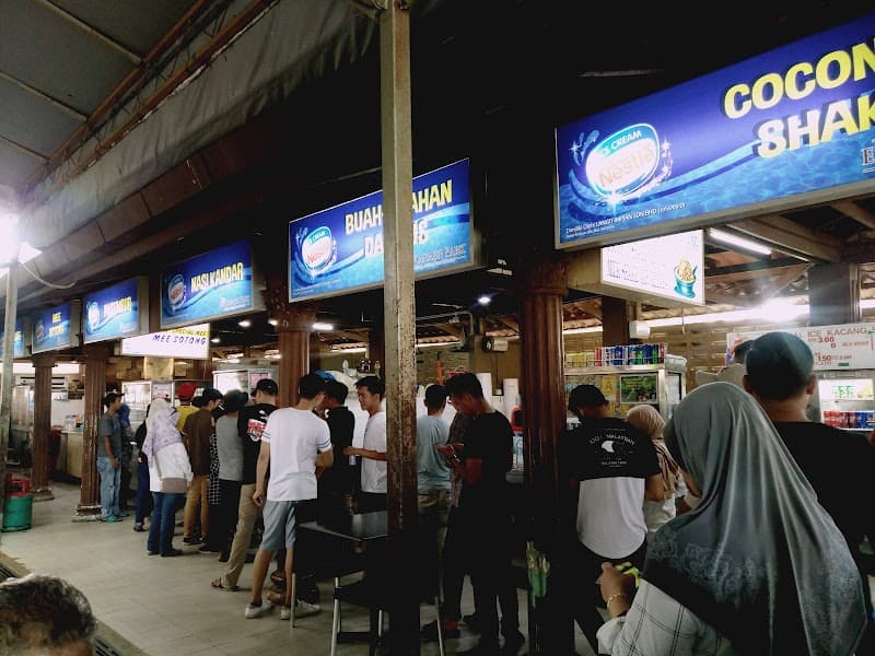 Hameed ‘Pata’ Mee Sotong (Halal Stall)