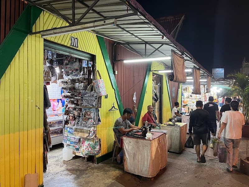 Handicraft Market (Pasar Kraftangan)