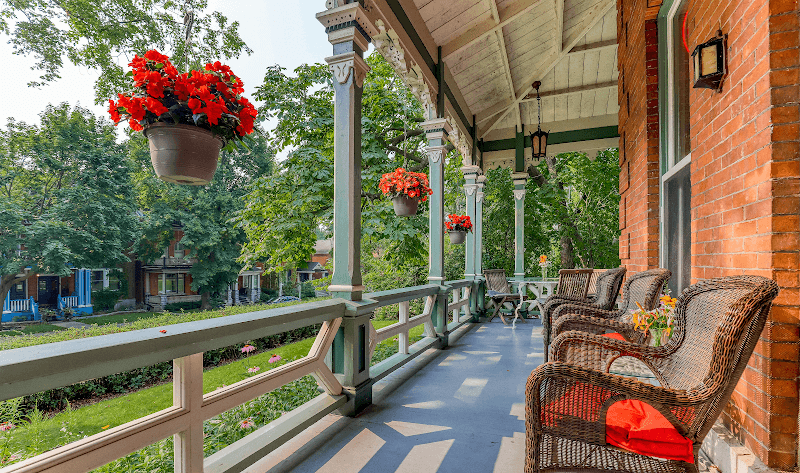 Hochelaga Inn