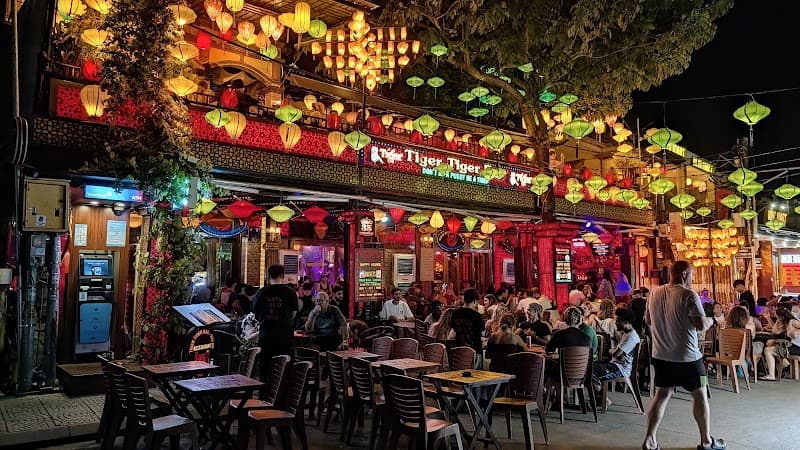 Hoi An Night Market & Lantern Boats