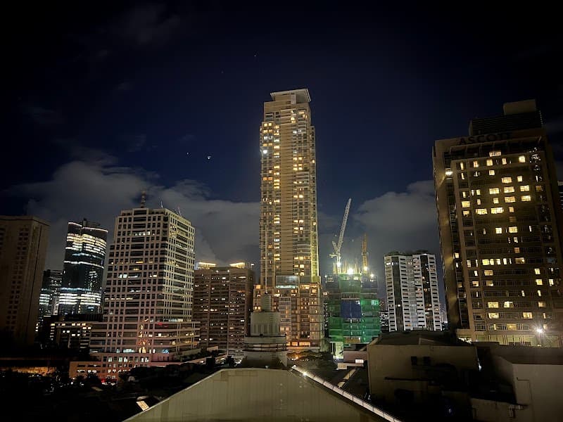 Holiday Inn & Suites Makati