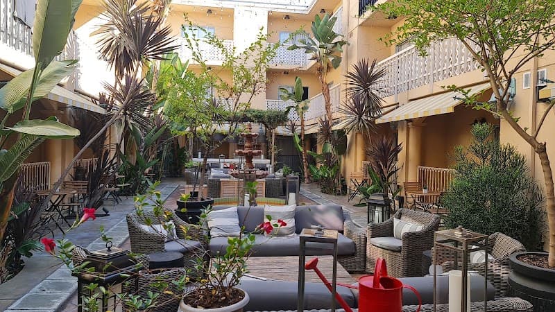 Hollywood Hotel
