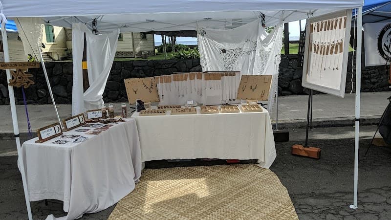 Holualoa Galleries & Village Stroll