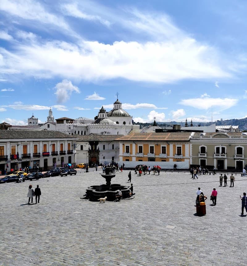 Iglesia y Plaza de San Francisco