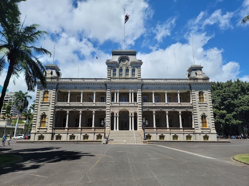 Iolani Palace & Downtown Historic Walk