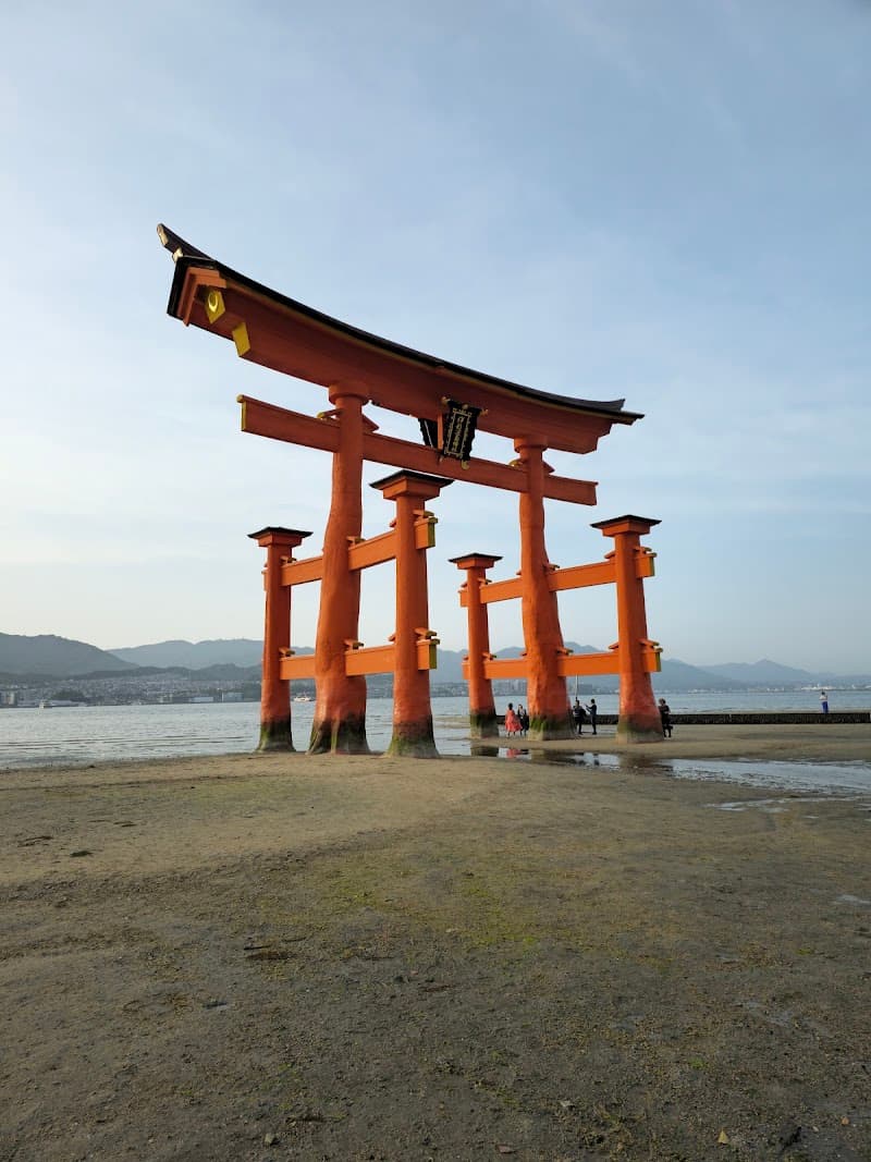 Itsukushima Shrine and O-torii Shore Walk