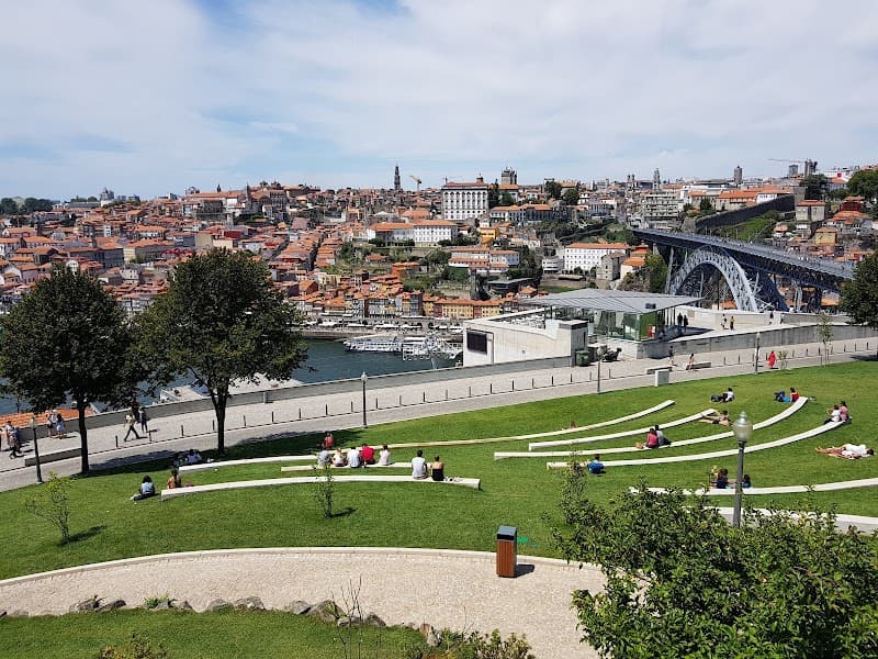 Jardim do Morro Sunset