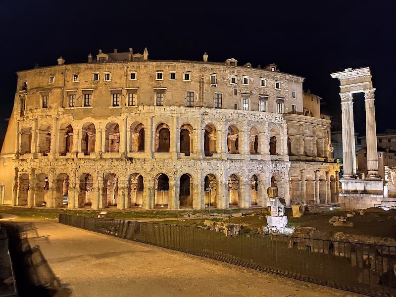 Jewish Ghetto & Teatro di Marcello Stroll