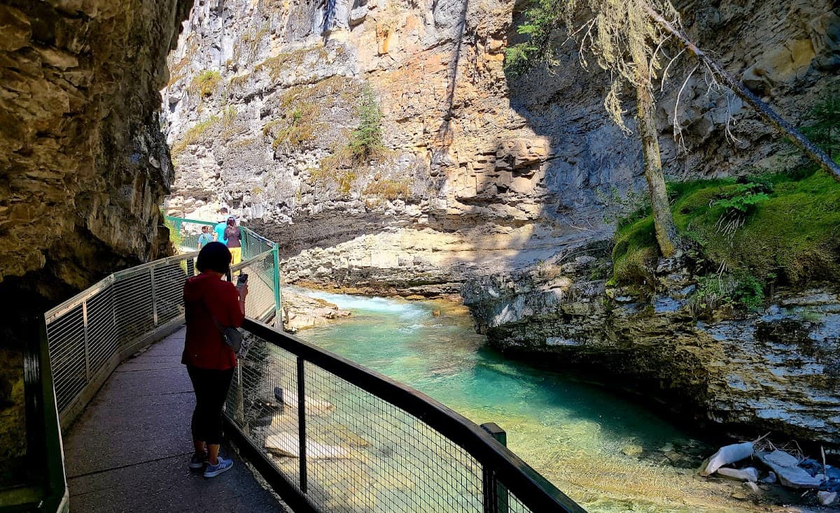 Johnston Canyon Ice Walk