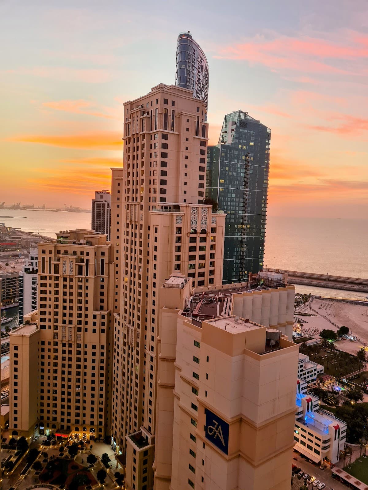 Jumeirah Beach Residence (JBR)
