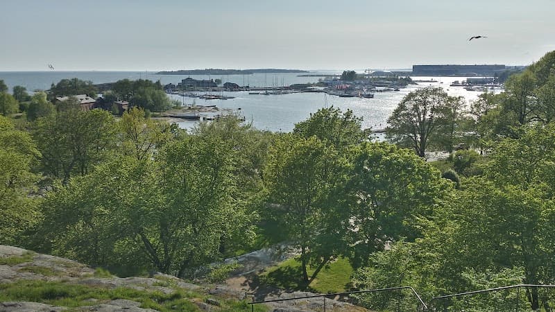 Kaivopuisto and Waterfront Promenade