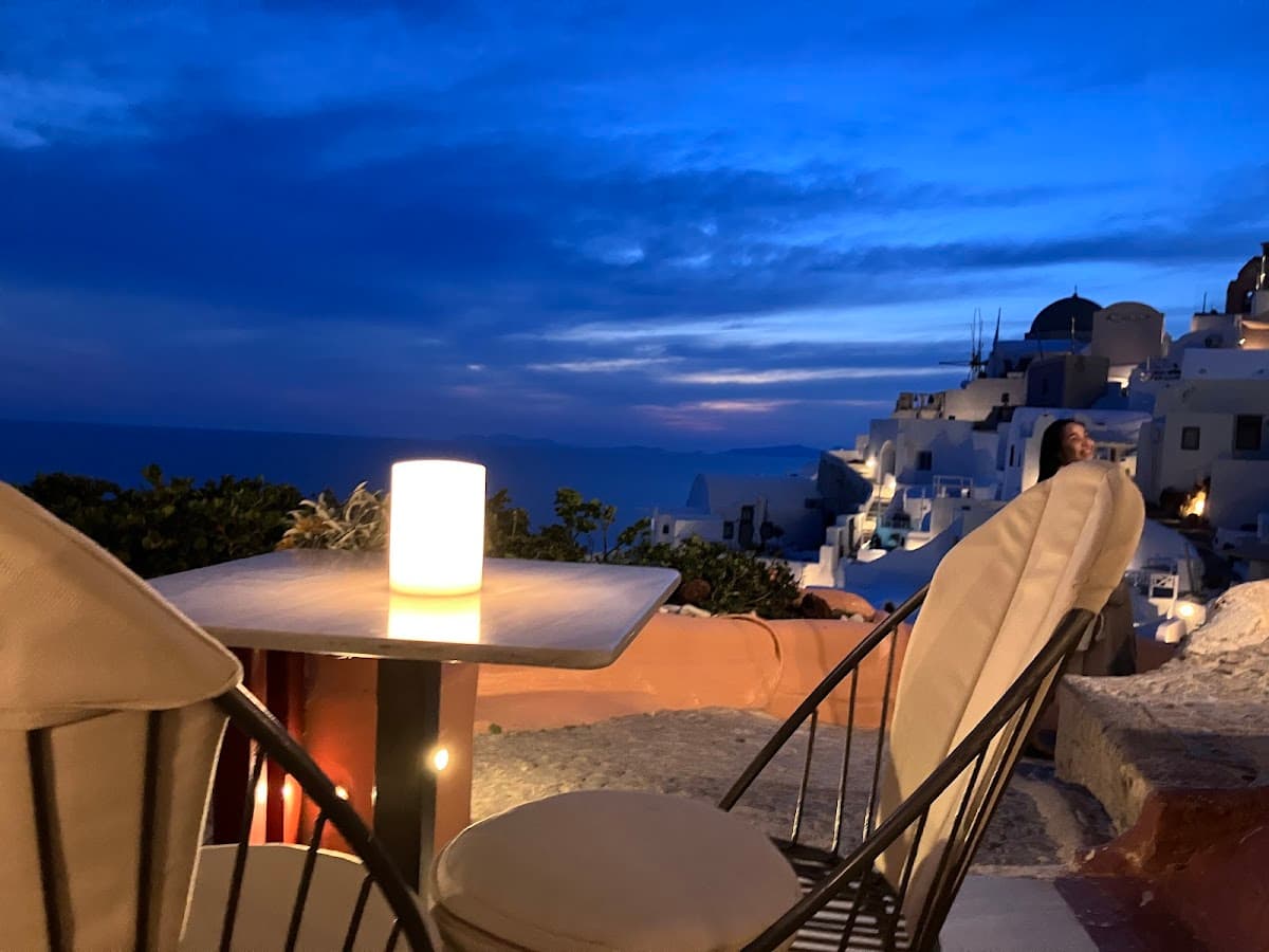 Kastro Oia Cafe Bar