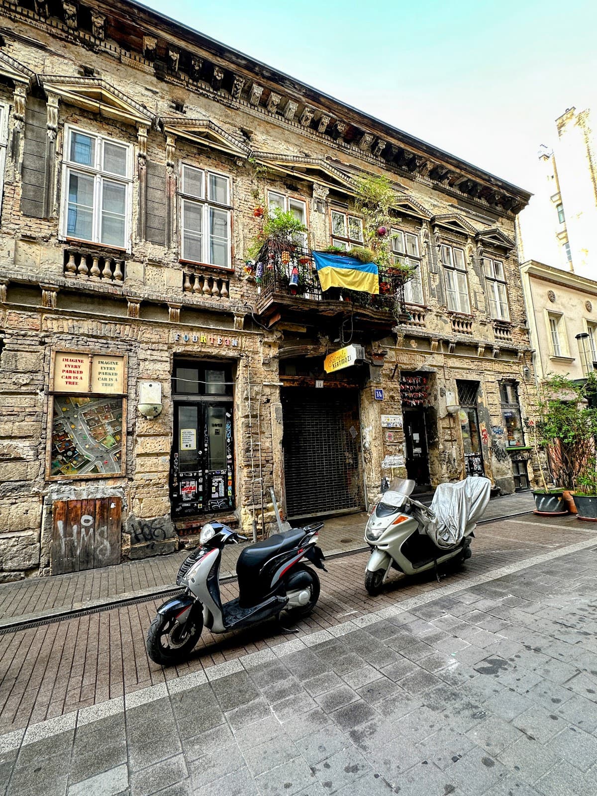 Kazinczy Street Stroll