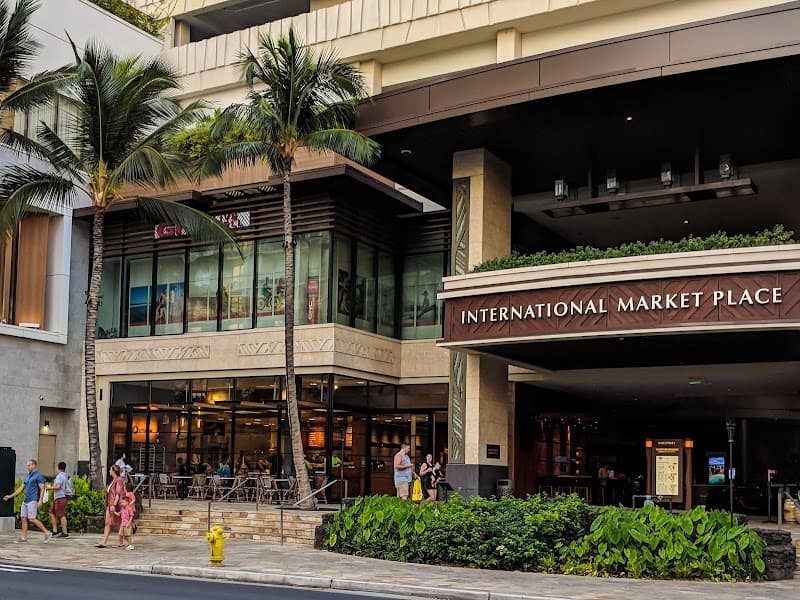 Honolulu Culture & Comfort: Royalty, Art, and Urban Aloha